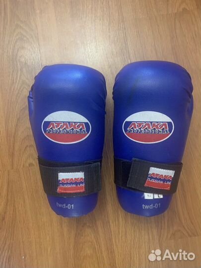Боксерские перчатки