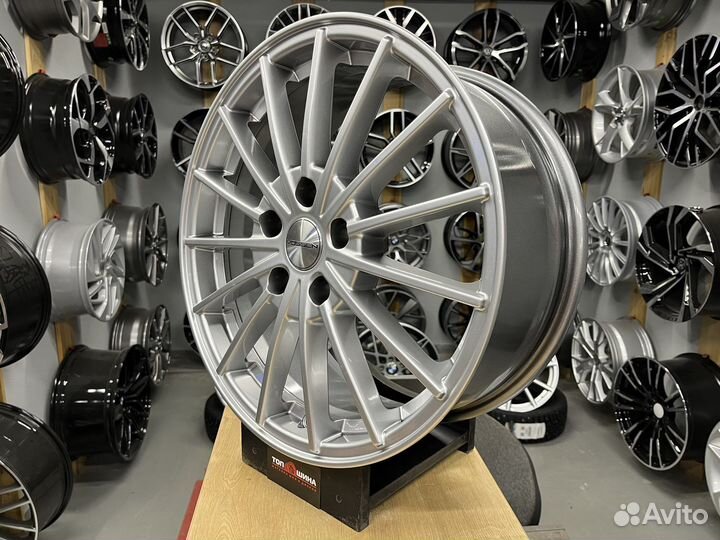 Диски R17 Vossen на Volkswagen Golf и Skoda Superb