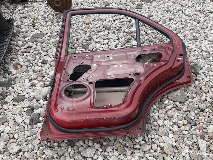 Дверь задняя правая Киа Соренто 1