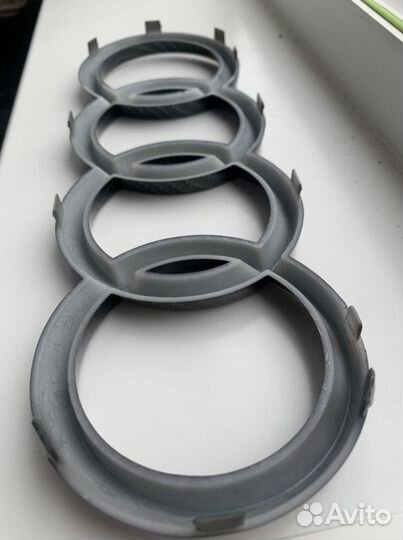 Эмблема Ауди 275 мм 285 мм 263 мм 281 мм