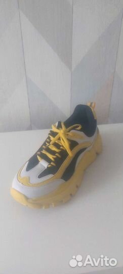 Кроссовки женские 39 размер