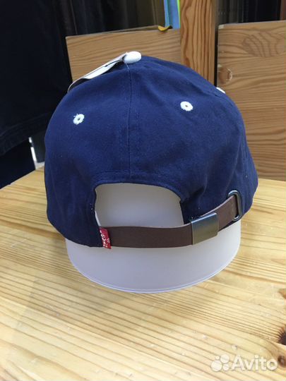 Кепка levis