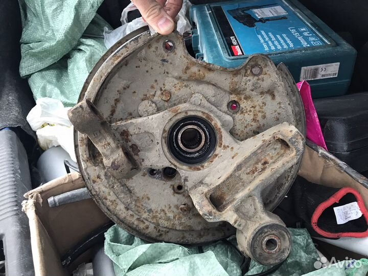 Кулак в сборе задний правый на Subaru Impreza wrx