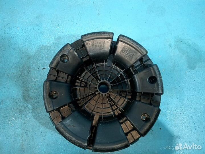 Кронштейн запасного колеса Mercedes-Benz C-Class