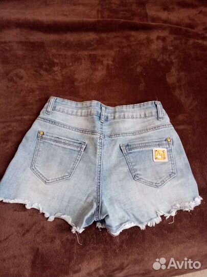 Джинсовые шорты для девушки
