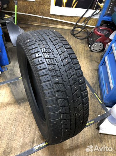 Dunlop SP Winter Ice 01 215/60 R16 95T