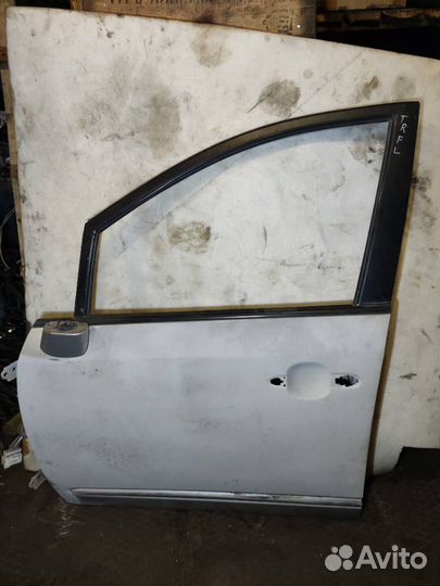 Передняя левая дверь Kia carens 2