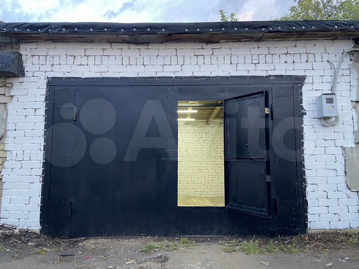 Гараж, > 30 м²