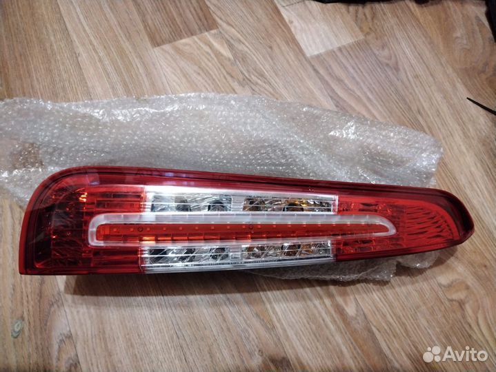 Фонарь задний правый С-Мах