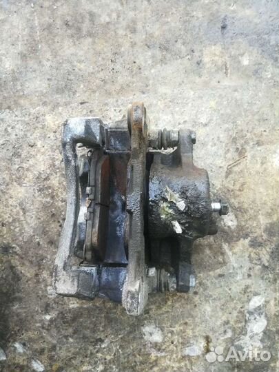 Передний суппорт Тойота Камри V70