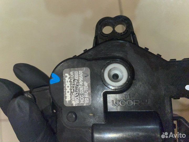 Моторчик заслонки отопителя Kia Ceed D4FB 2011