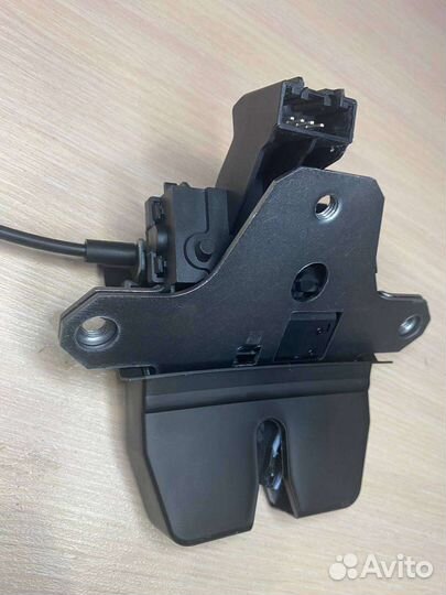 Замок багажника Volvo XC60