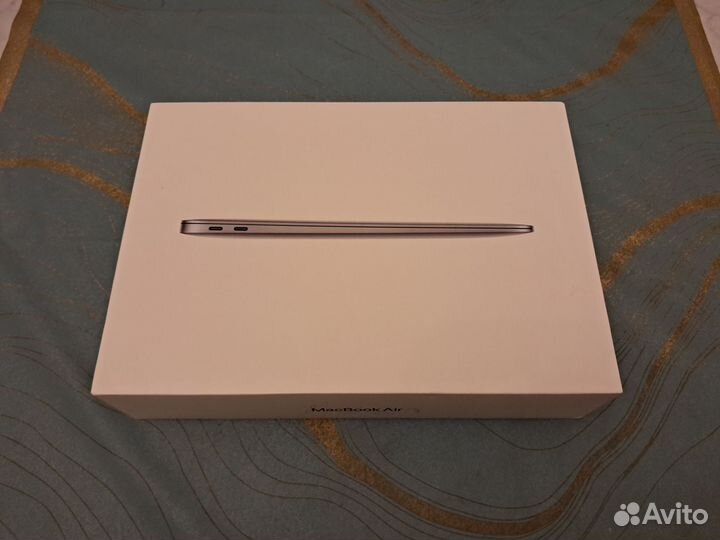 Apple MacBook Air M1 8/256, идеал