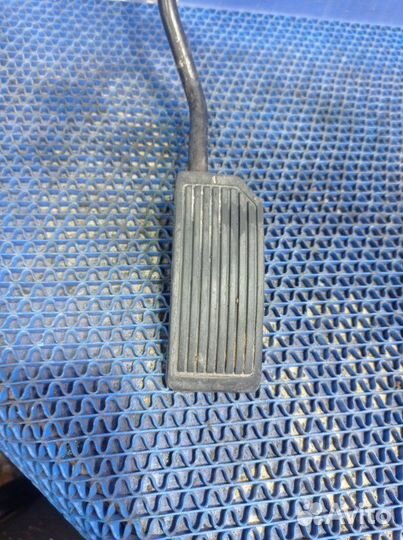 Педаль газа Toyota Carina E седан 3S-FE 1992