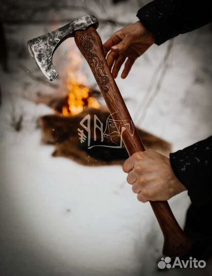 Кованый топор скандинавский с прямой рукоятью