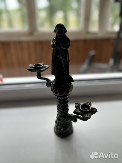 Старинный подсвечник