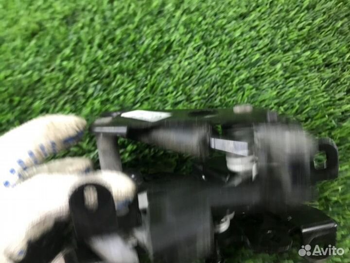 Замок капота правый Bmw 5 F10 N52B25 2011