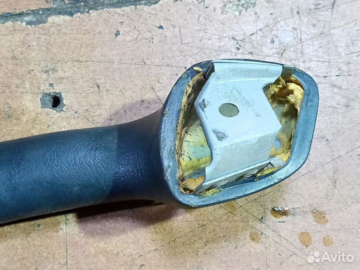 Ручка двери внутренняя левая Nissan Primera 1992г