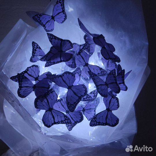 Трендовый светящийся букет из бабочек