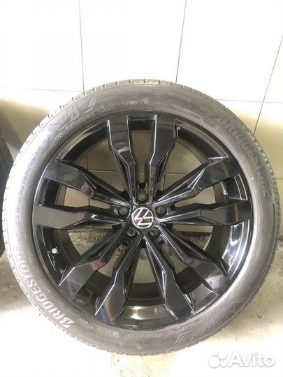 VW Touareg R21 оригинальный комплект
