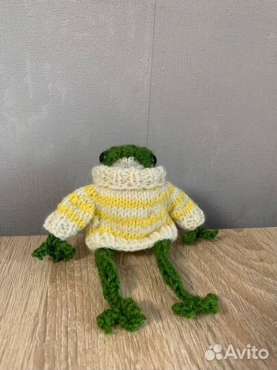 Вязаная лягушка