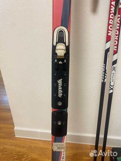 Продам беговые лыжи с креплениями, ботинки