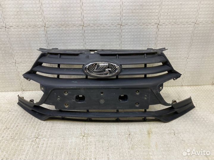 Решетка радиатора Лада Гранта 2018