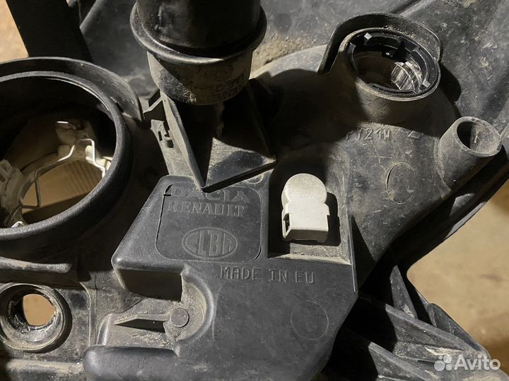 Правая фара рено Sandero