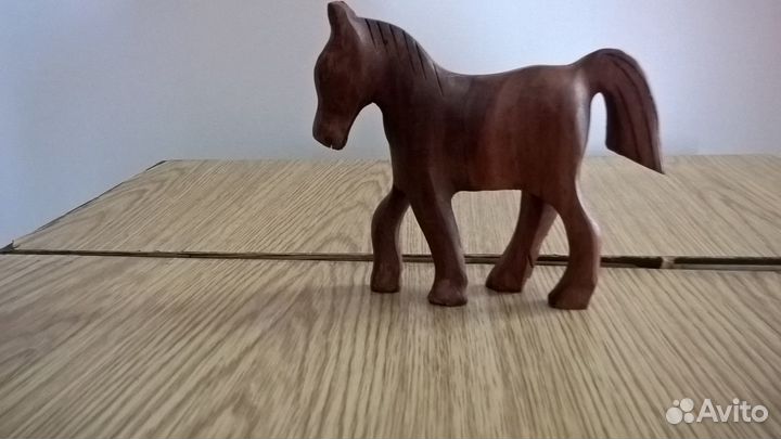 Статуэтки фарфор керамика металл кони лошади