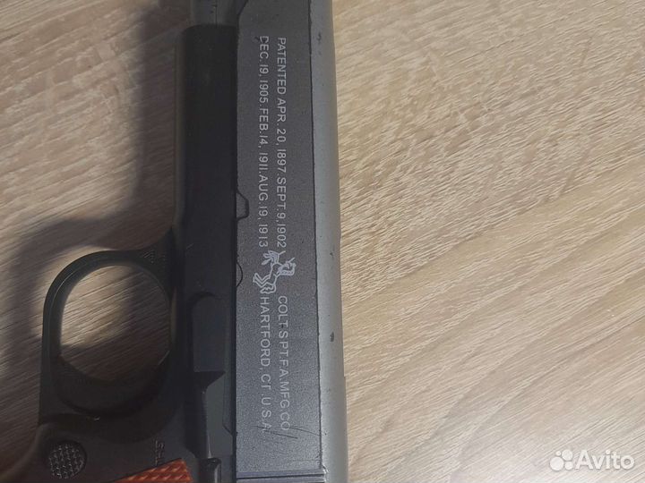 Игрушечный пистолет Colt-1911