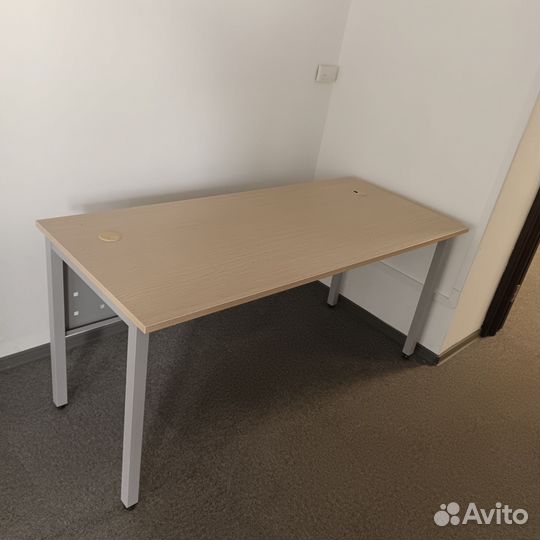 Компьютерный стол бу с метической перегородкой