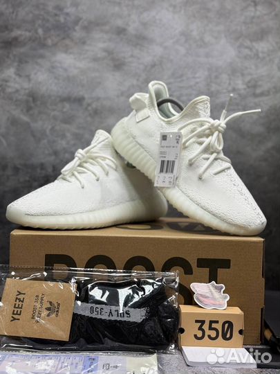 Кроссовки оптом