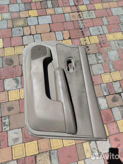 Nissan tiida Latio 2005 Обшивка двери передняя пра