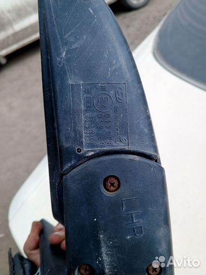 Зеркало правое на hyundai accent