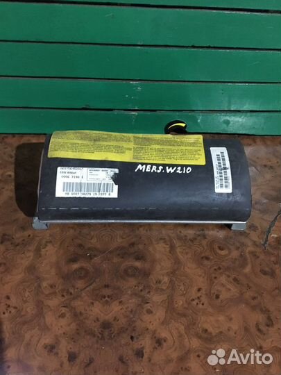 Mercedes W210 Подушка безопасности в торпедо