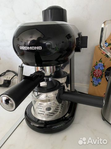 Кофеварка рожковая Redmond