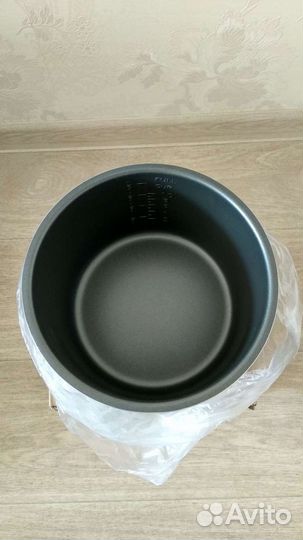 Антипригарная кастрюля для мультиварки