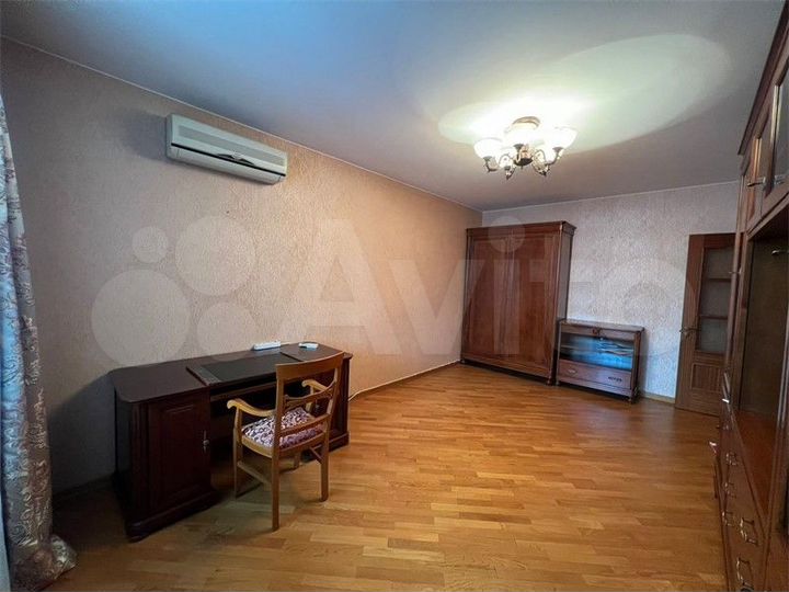 2-к. квартира, 76 м², 7/17 эт.