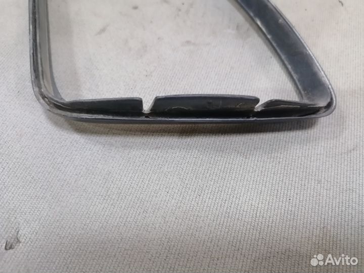 Рамка зеркала правая Ford Taurus 2 1992-1996