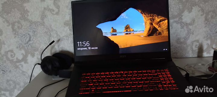 Игровой ноутбук MSI GF76 Katana 11UE-269XRU