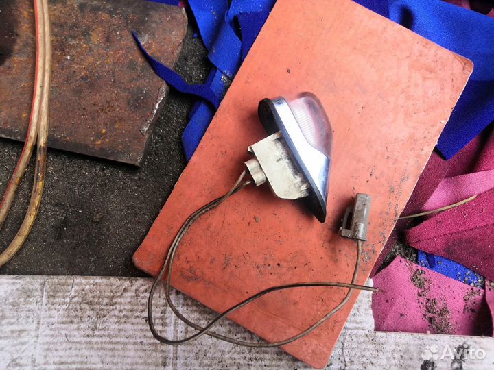 Маячок на крыло crown majesta 150