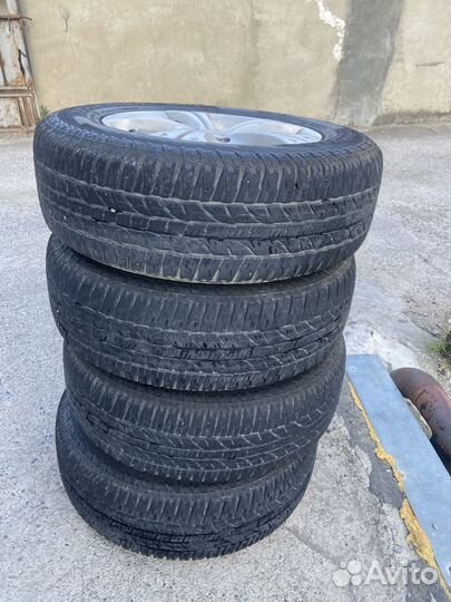 Yokohama Geolandar A/T G015 215/70 R16