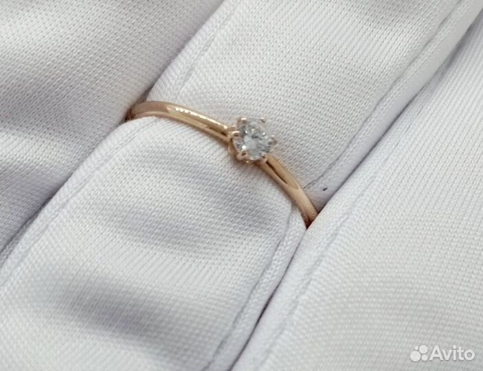 Золотое кольцо с камнем 16,5р