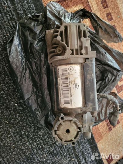 Компрессор пневмоподвески mercedes w211