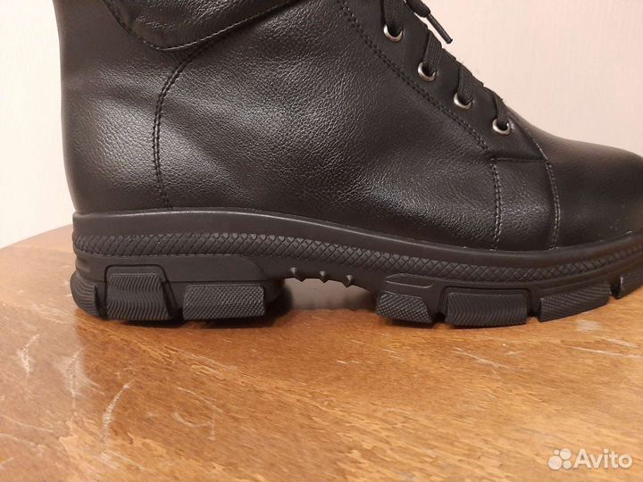 Ботинки женские