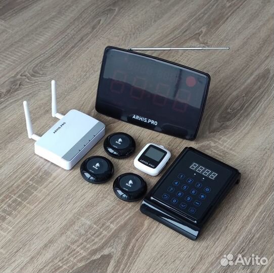 Кнопка вызова официанта, часы, табло, пуль, репите