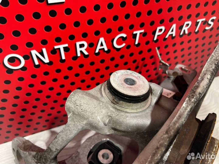 Кулак задний левый Porsche Macan 95B 2017