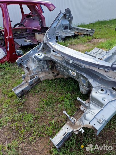 Передняя левая четверть Тигуан 2