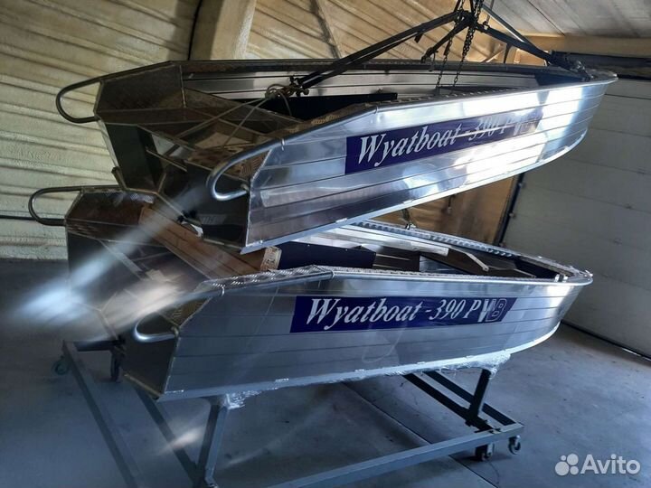 Лодка 390Р-с мотор 9.9-нерегистр.Доставка с завода