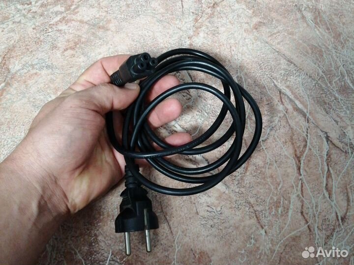 Кабель для компьютера